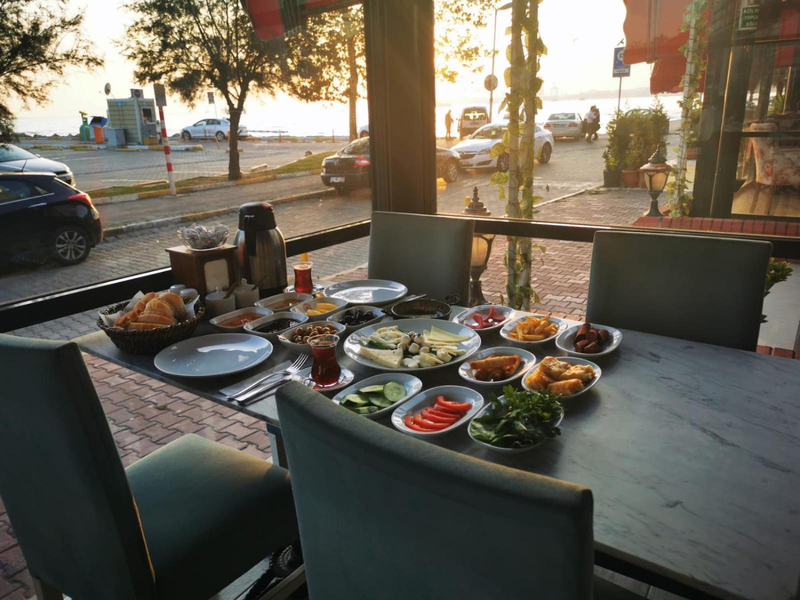 Asim Ve Nurhan Kocabiyik Oegretmenevi Provincia di Provincia di Istanbul Esterno foto